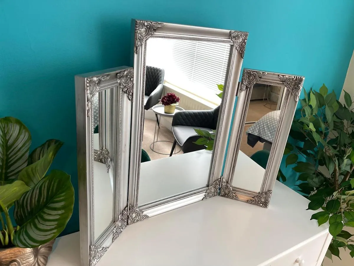 Bournemouth 3 Bedroom - Parking Apartment